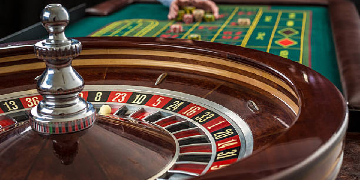 La evolución de los juegos de mesa en casinos en línea: Nuevas reglas y formatos en 2025