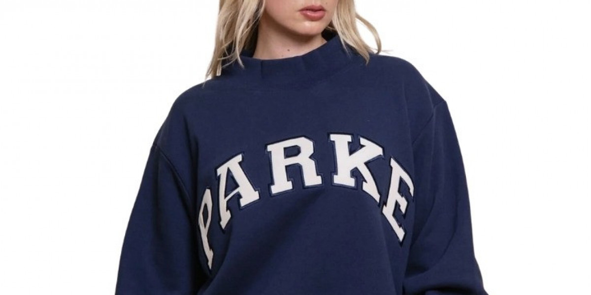 Smart Ways to Style a Parke Sweatshirt for Work, Travel, and Weekend Looks