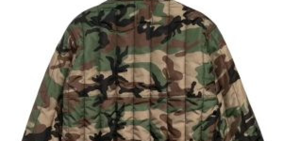 Stussy Jacket Looks Fresh Even After a Long Journey