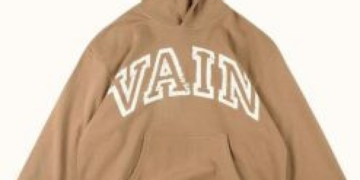 Saint Vanity Hoodie: Why Modern Streetwear Is Embracing Quiet Luxury